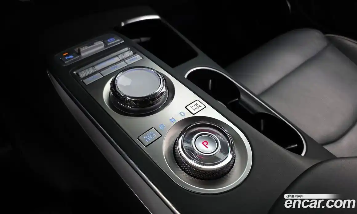 Genesis GV70 2024 0.1 Автомат в Москве № 116865, фото 13