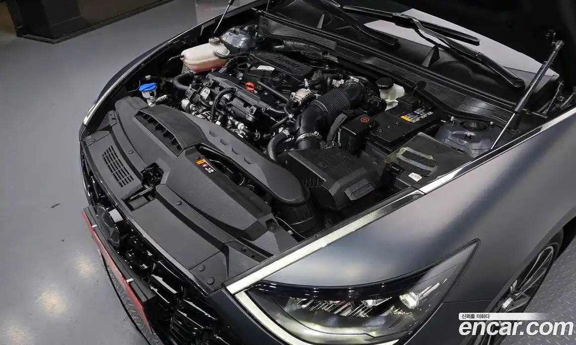 Hyundai Sonata 2023 1.6 Автомат в Москве № 119393, фото 1