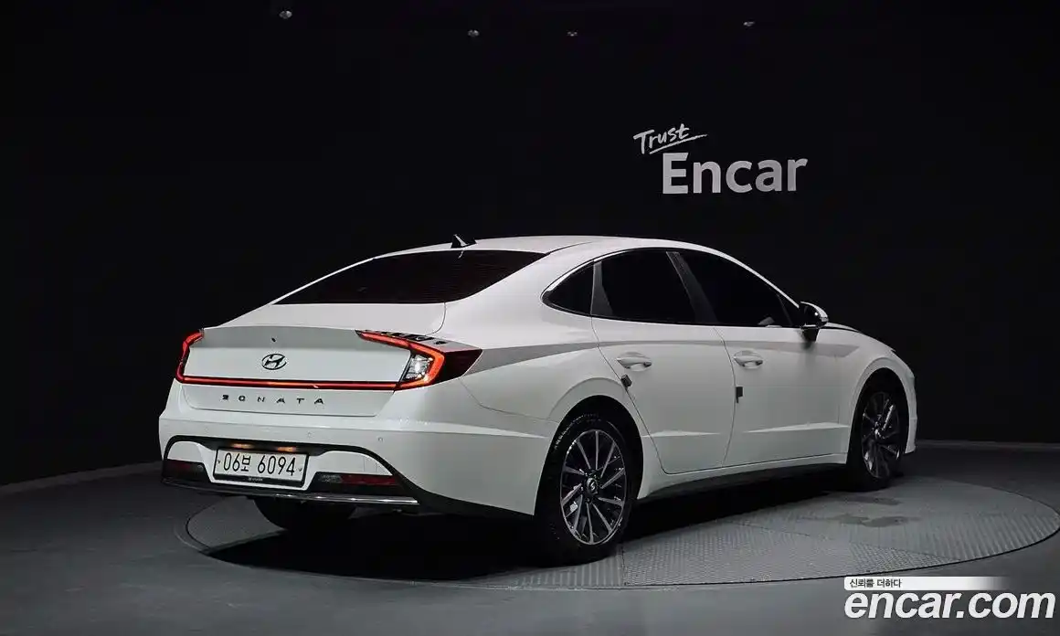 Hyundai Sonata 2020 2.0 Автомат в Москве № 125317, фото 18