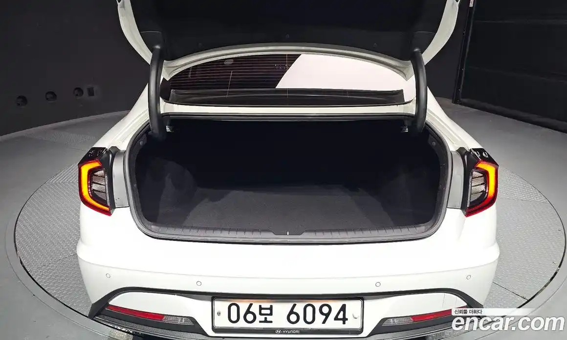 Hyundai Sonata 2020 2.0 Автомат в Москве № 125317, фото 6