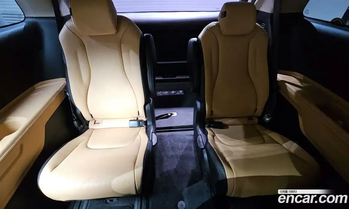 Kia Canival 2023 3.5 Автомат в Москве № 130798, фото 18