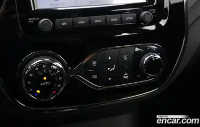 Renault QM3 2015 1.5 Автомат в Москве № 138669, миниатюра 11