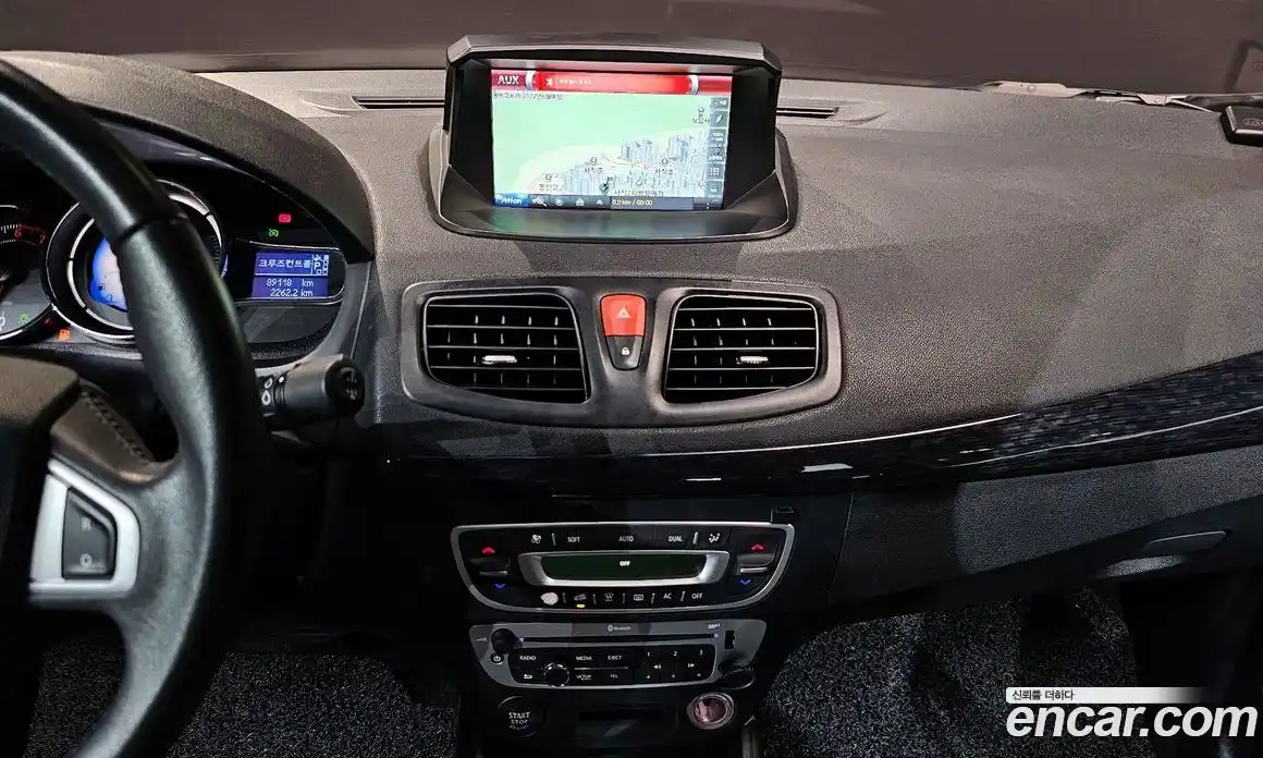 Renault SM3 2015 1.6 Автомат в Москве № 146623, фото 17