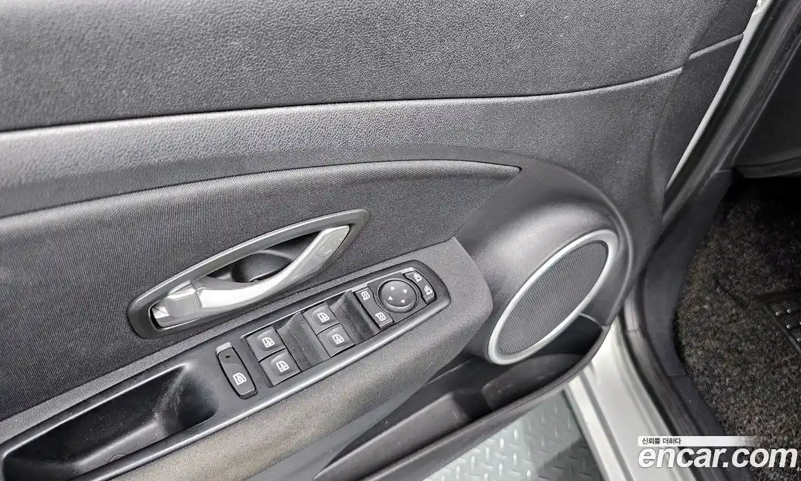 Renault SM3 2015 1.6 Автомат в Москве № 146623, фото 18