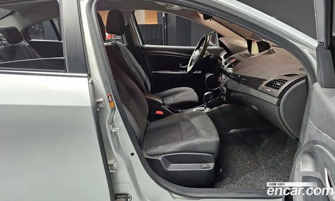 Renault SM3 2015 1.6 Автомат в Москве № 146623, фото 20