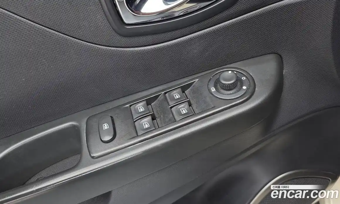 Renault QM3 2014 1.5 Автомат в Москве № 148829, фото 19