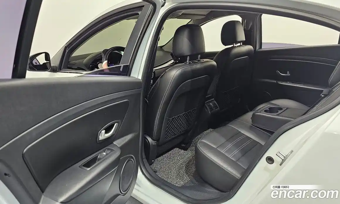 Renault SM3 2016 1.6 Автомат в Москве № 149690, фото 16