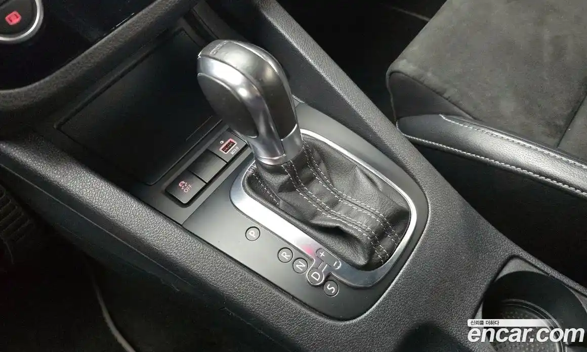 Volkswagen Scirocco 2013 2.0 Автомат в Москве № 155551, фото 6