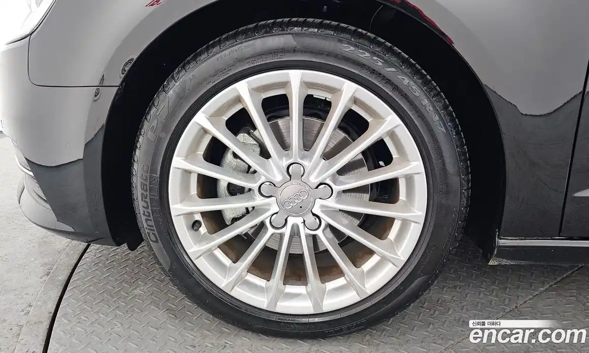 Audi A3 2015 2.0 Автомат в Москве № 155660, фото 14