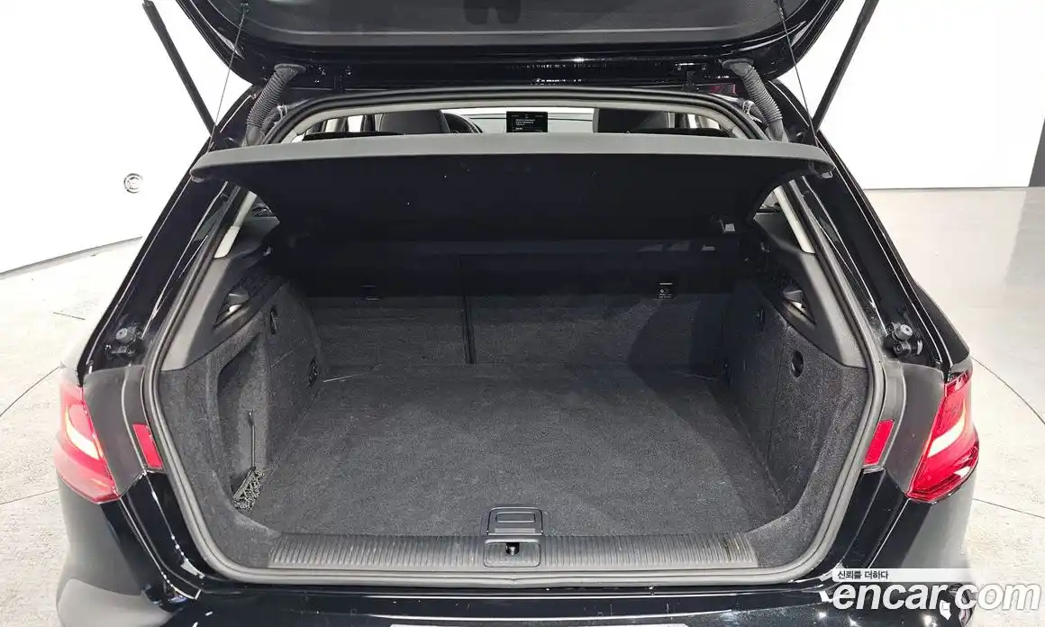 Audi A3 2015 2.0 Автомат в Москве № 155660, фото 15