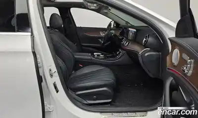 Mercedes-Benz E-Class 2020 2.0 Автомат в Москве № 161411, миниатюра 12