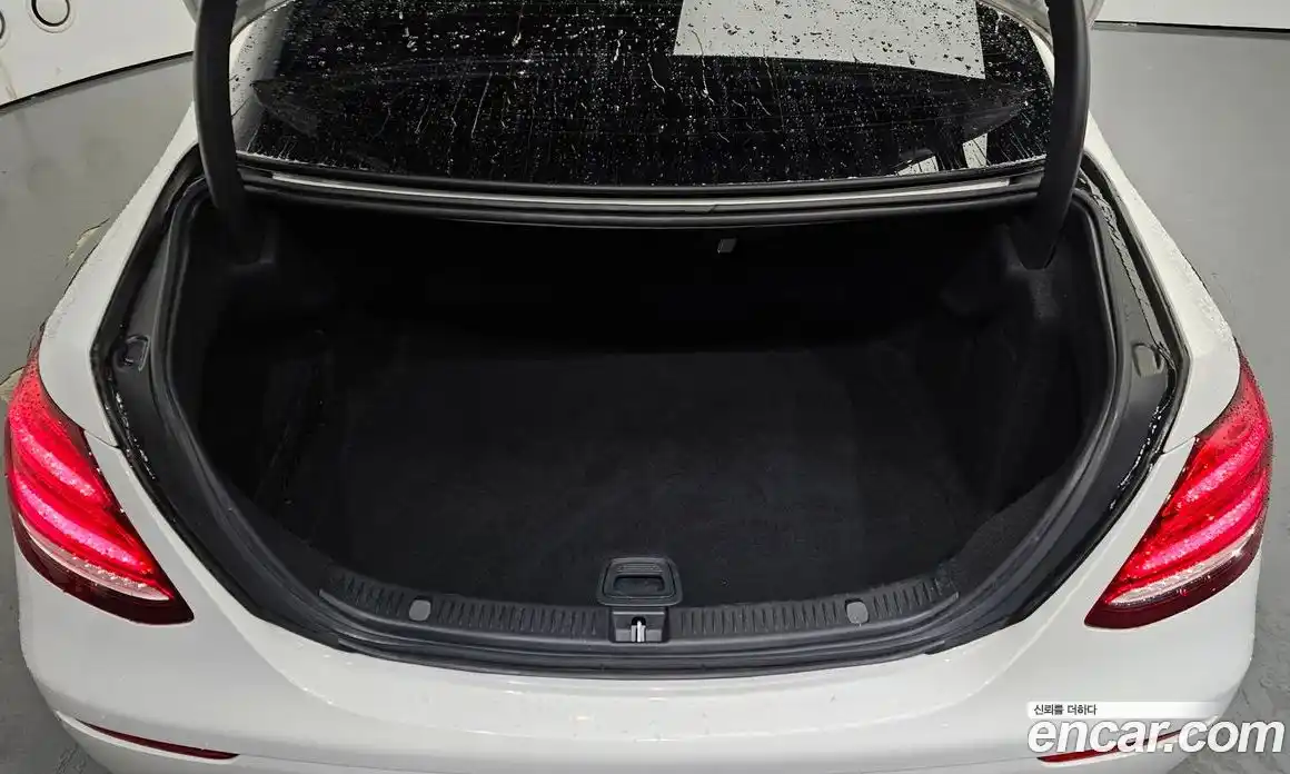 Mercedes-Benz E-Class 2017 1.9 Автомат в Москве № 161864, фото 14