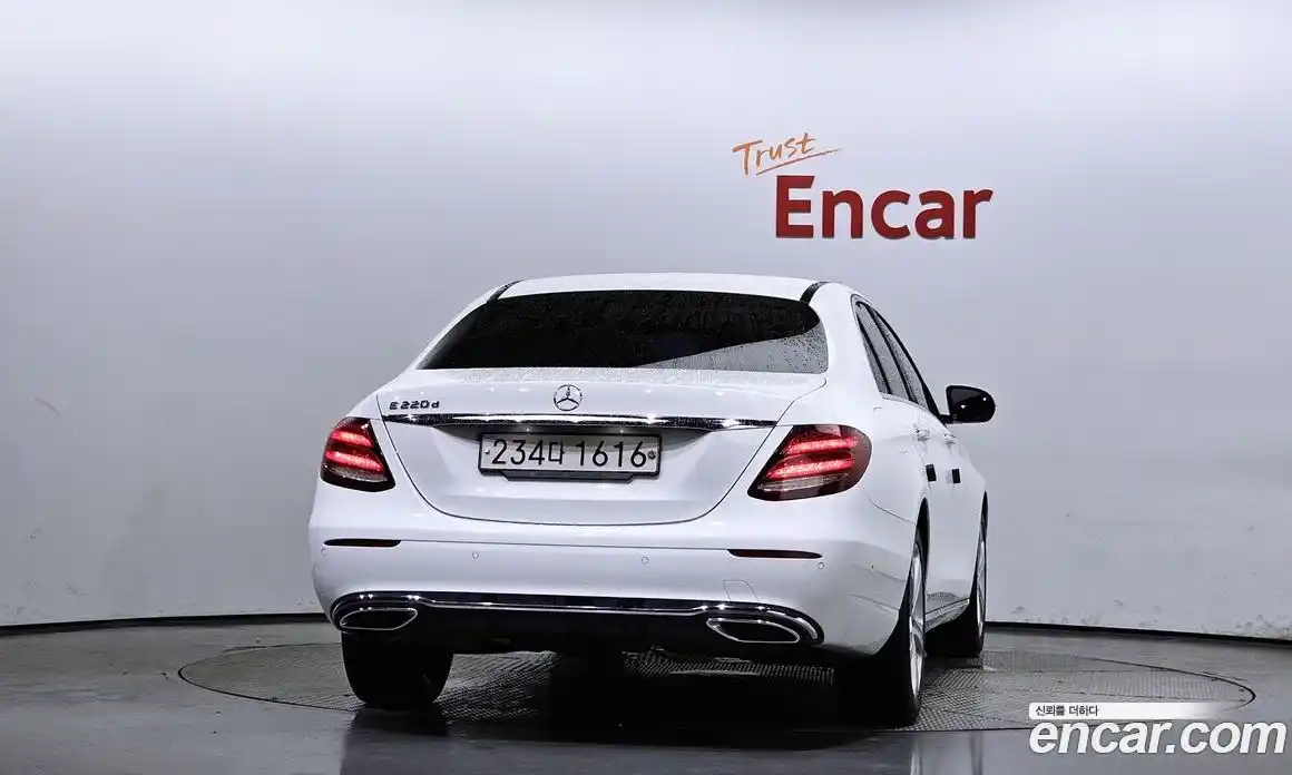 Mercedes-Benz E-Class 2017 1.9 Автомат в Москве № 161864, фото 8