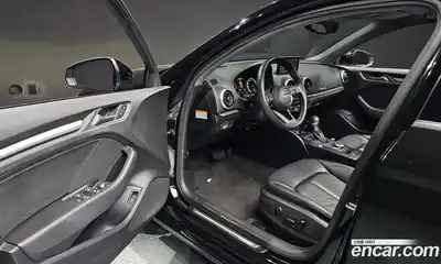 Audi A3 2018 2.0 Автомат в Москве № 163111, миниатюра 11