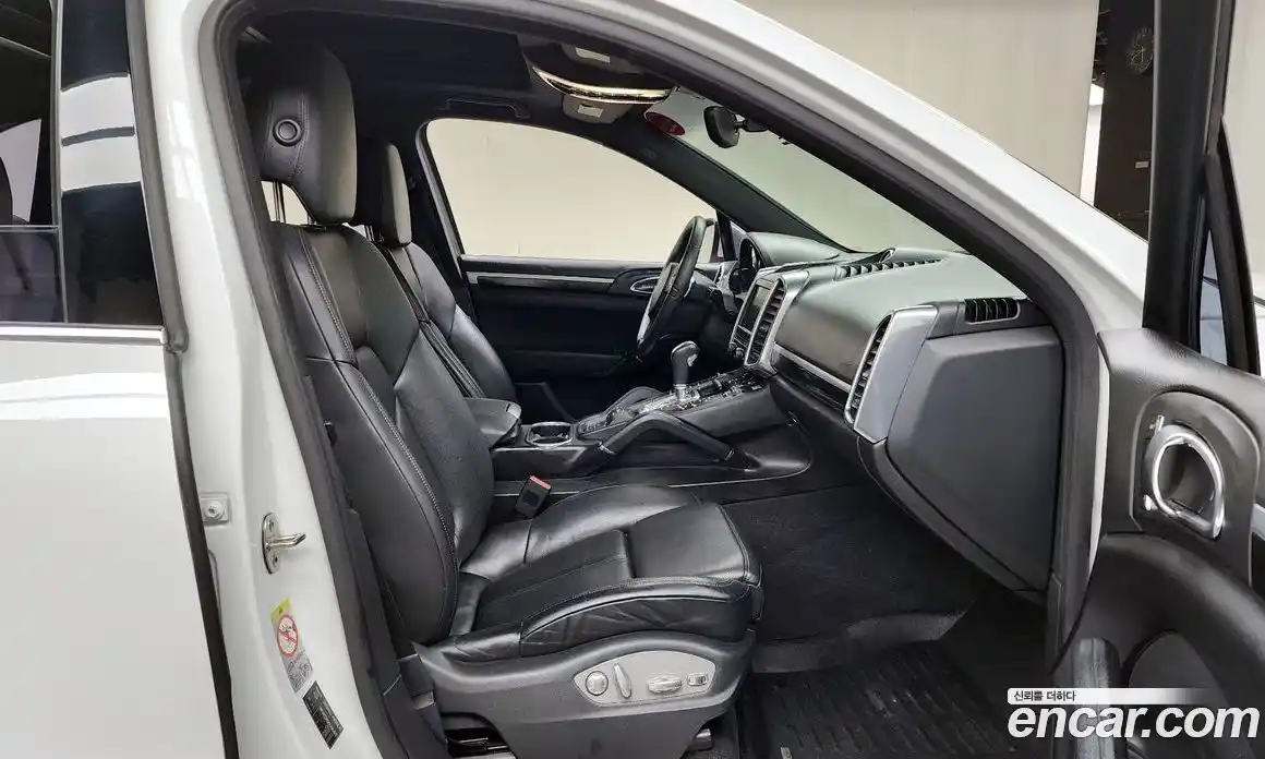 Porsche Cayenne 2013 3.0 Автомат в Москве № 165637, фото 16