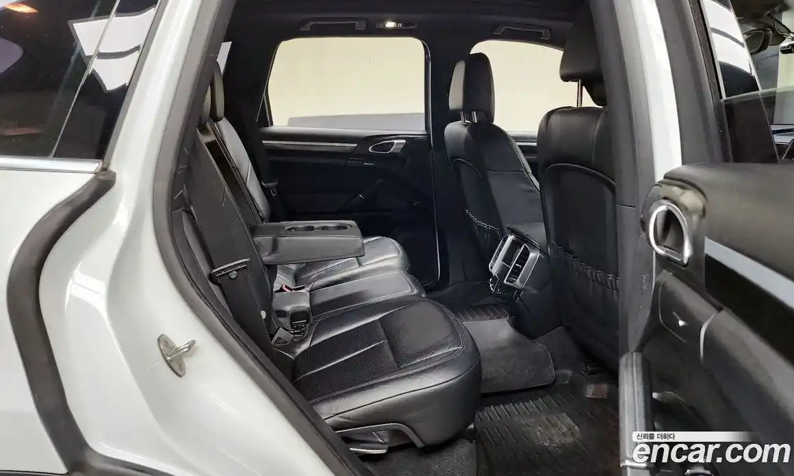 Porsche Cayenne 2013 3.0 Автомат в Москве № 165637, фото 17