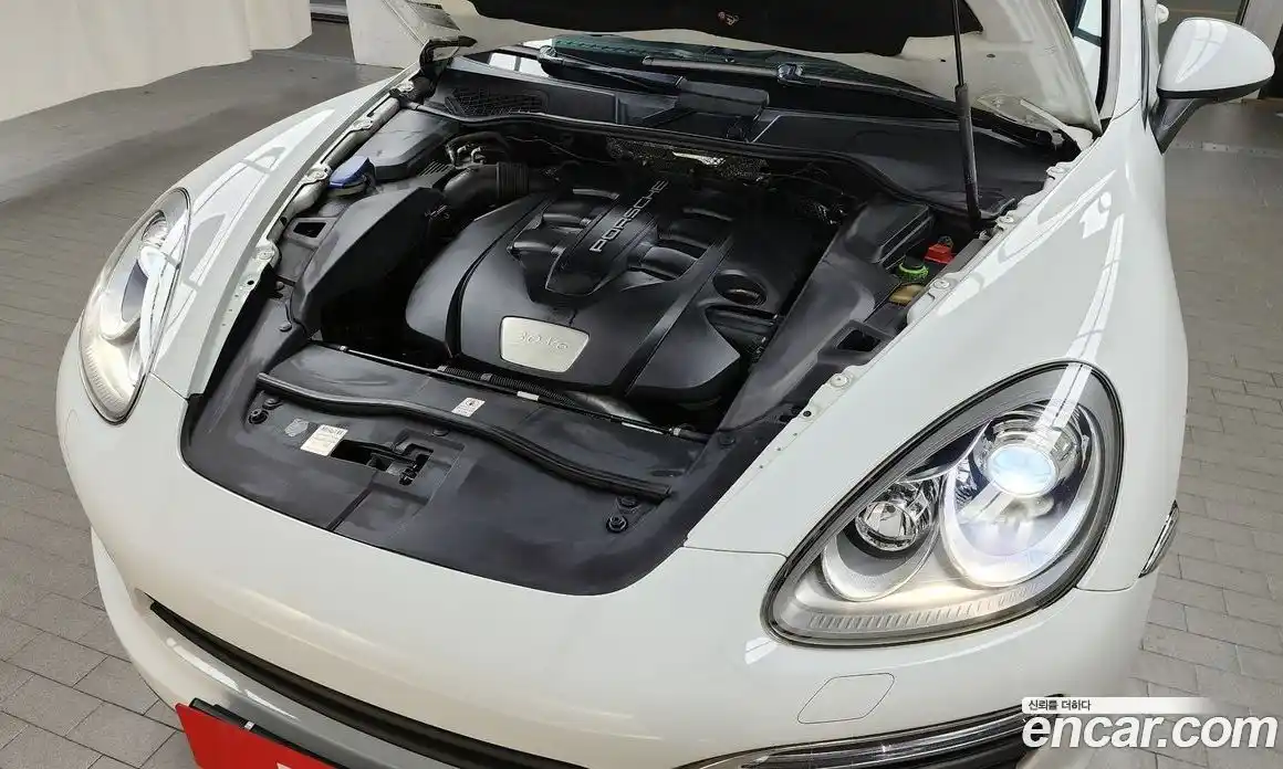 Porsche Cayenne 2013 3.0 Автомат в Москве № 165637, фото 7