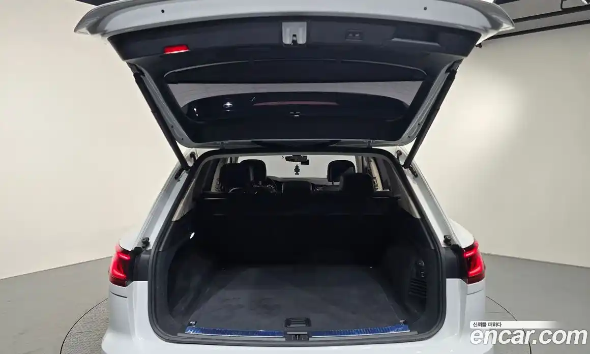 Volkswagen Touareg 2023 3.0 Автомат в Москве № 168717, фото 3