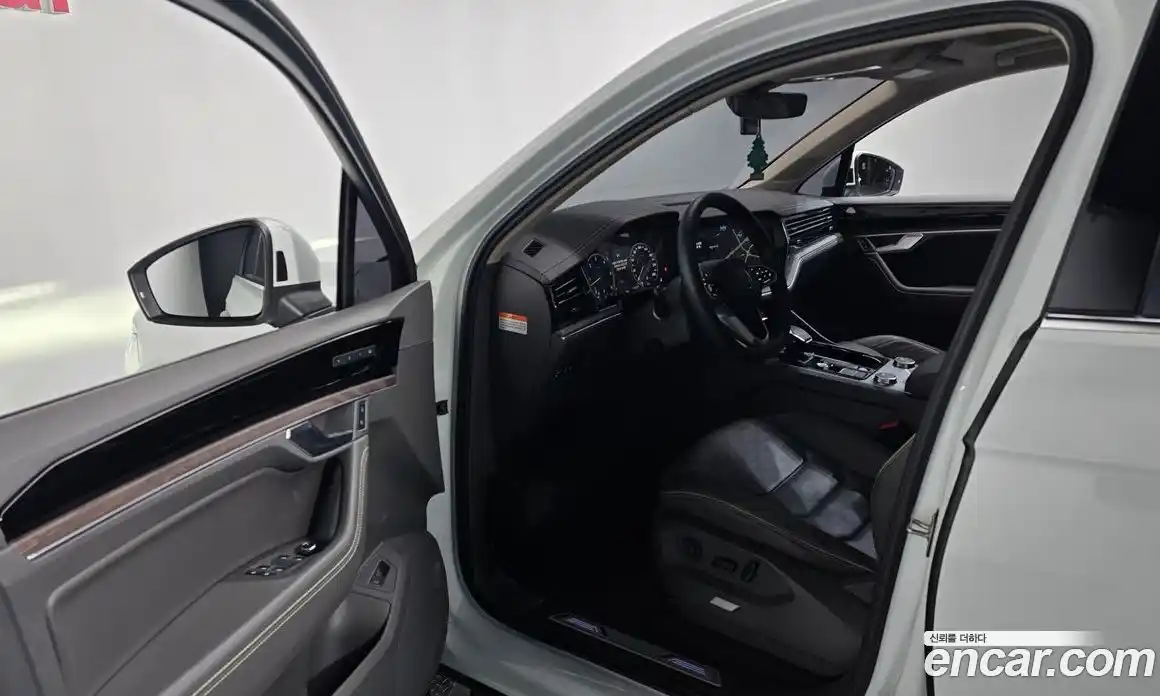 Volkswagen Touareg 2023 3.0 Автомат в Москве № 168717, фото 4