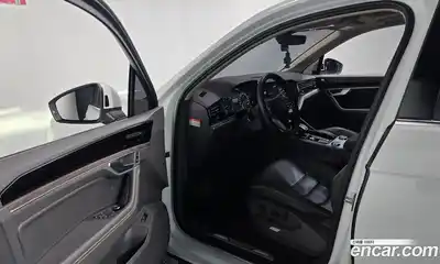 Volkswagen Touareg 2023 3.0 Автомат в Москве № 168717, миниатюра 4