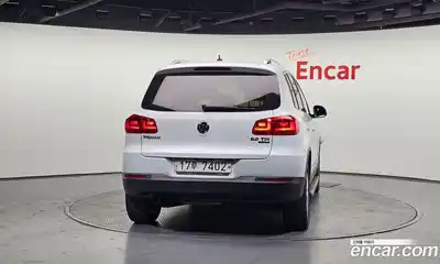 Volkswagen Tiguan 2014 2.0 Автомат в Москве № 169072, миниатюра 3