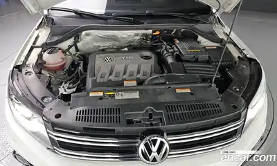 Volkswagen Tiguan 2014 2.0 Автомат в Москве № 169072, миниатюра 9