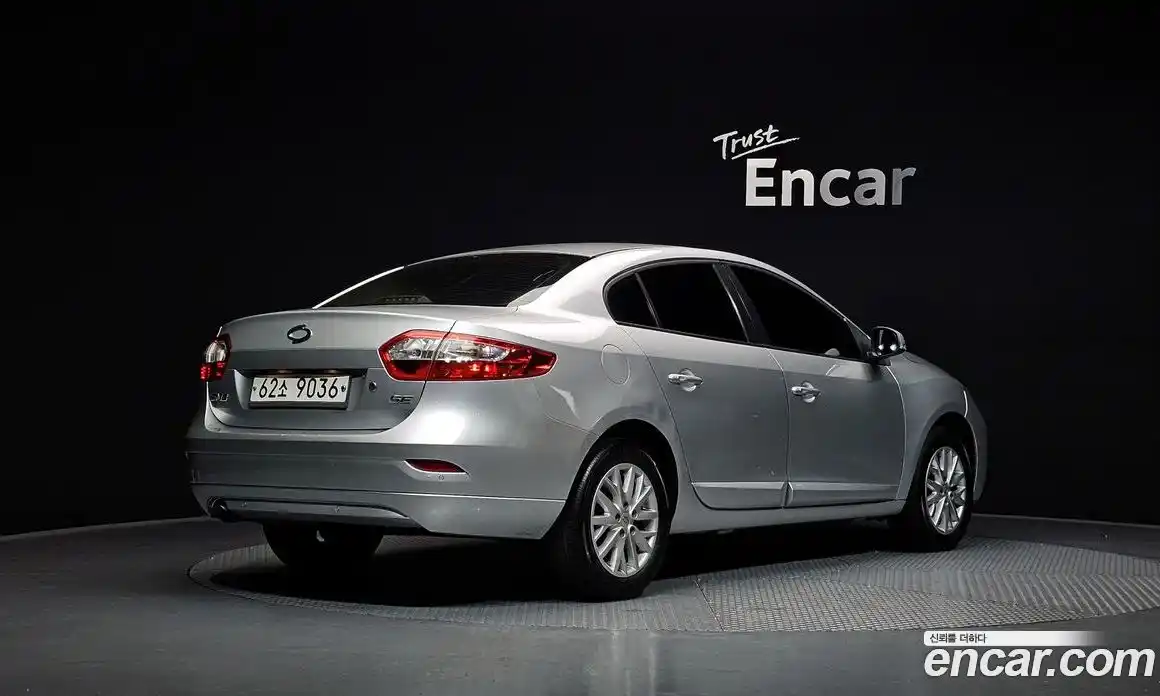 Renault SM3 2014 1.6 Автомат в Москве № 184625, фото 11