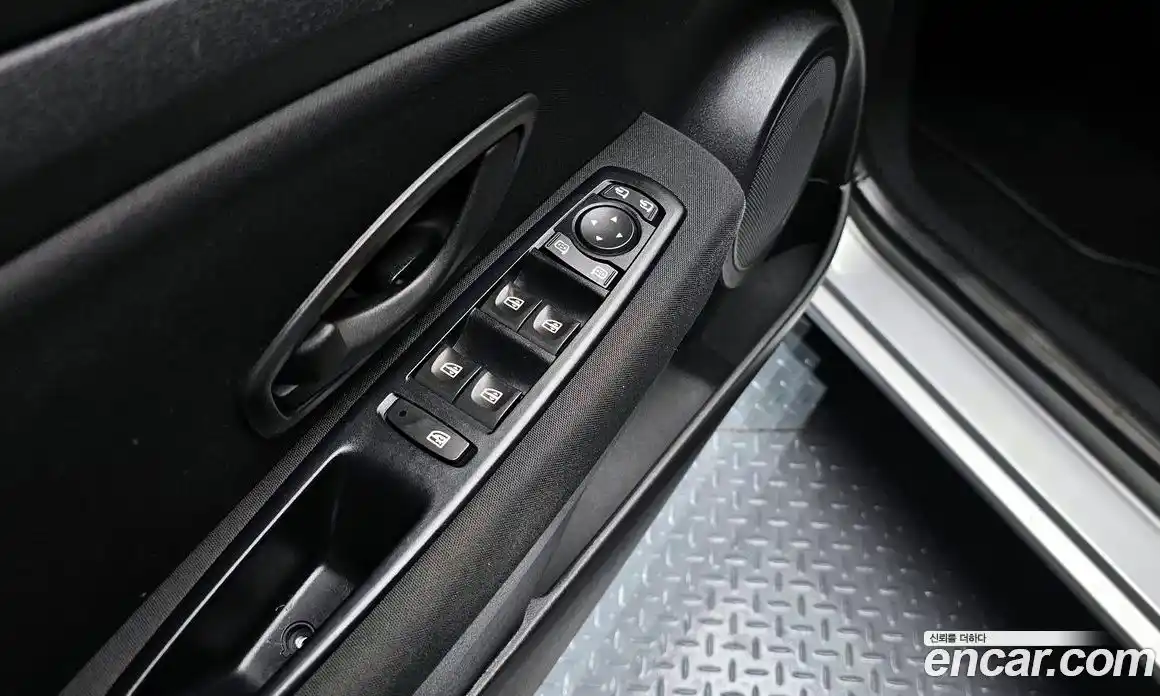 Renault SM3 2014 1.6 Автомат в Москве № 184625, фото 6