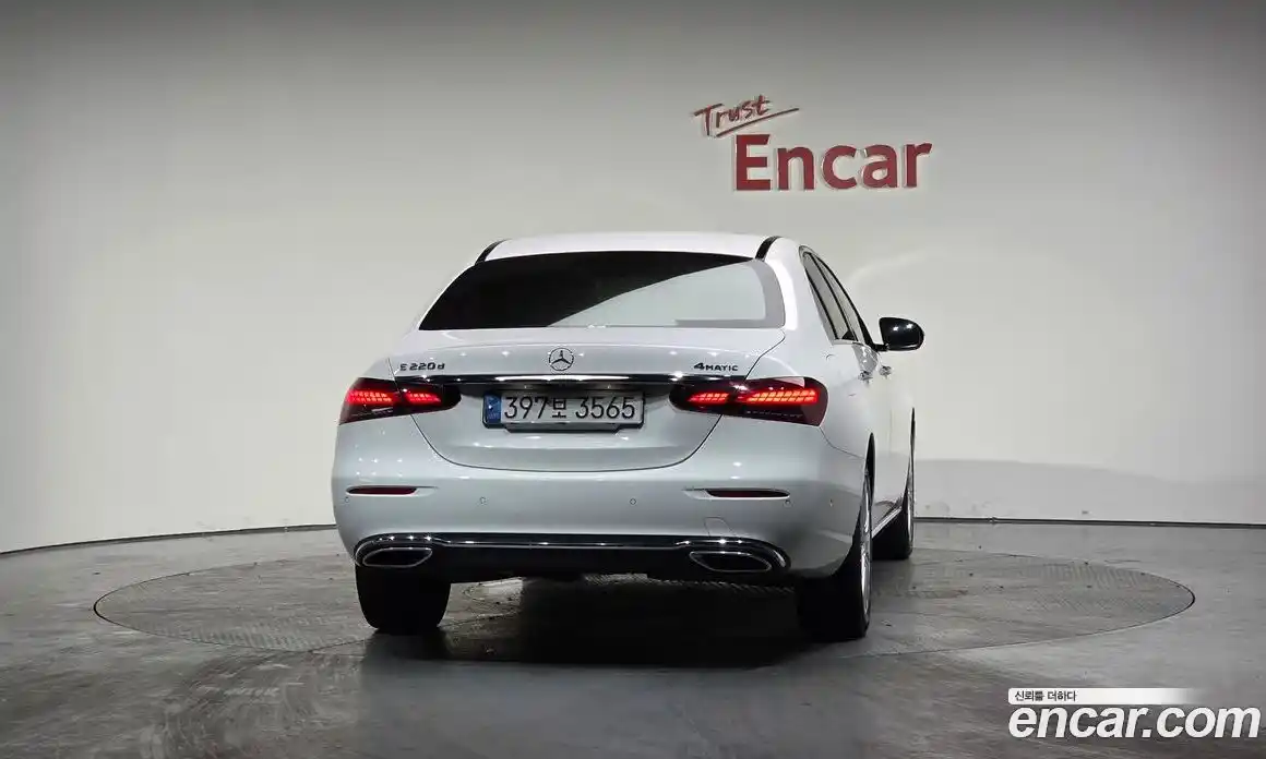 Mercedes-Benz E-Class 2021 1.9 Автомат в Москве № 195459, фото 12