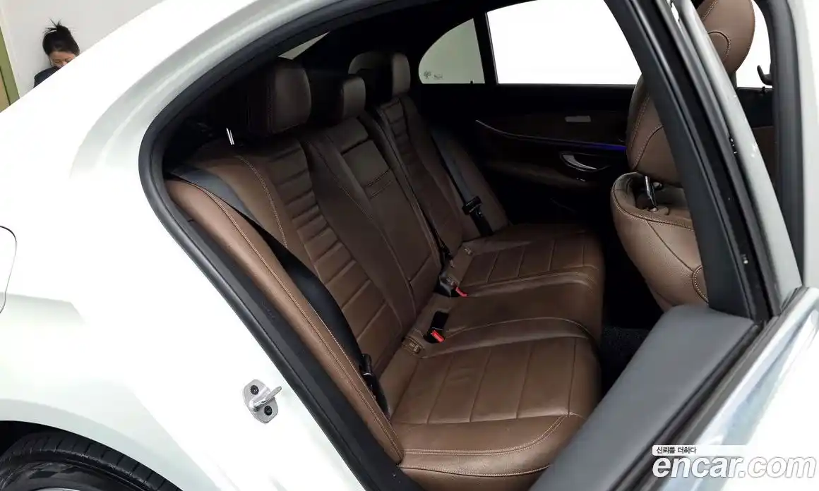 Mercedes-Benz E-Class 2021 1.9 Автомат в Москве № 195459, фото 10