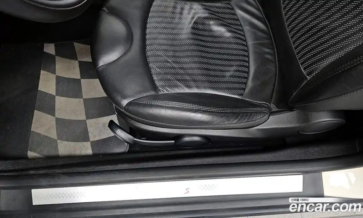 Mini Cooper 2013 1.6 Автомат в Москве № 198328, фото 19