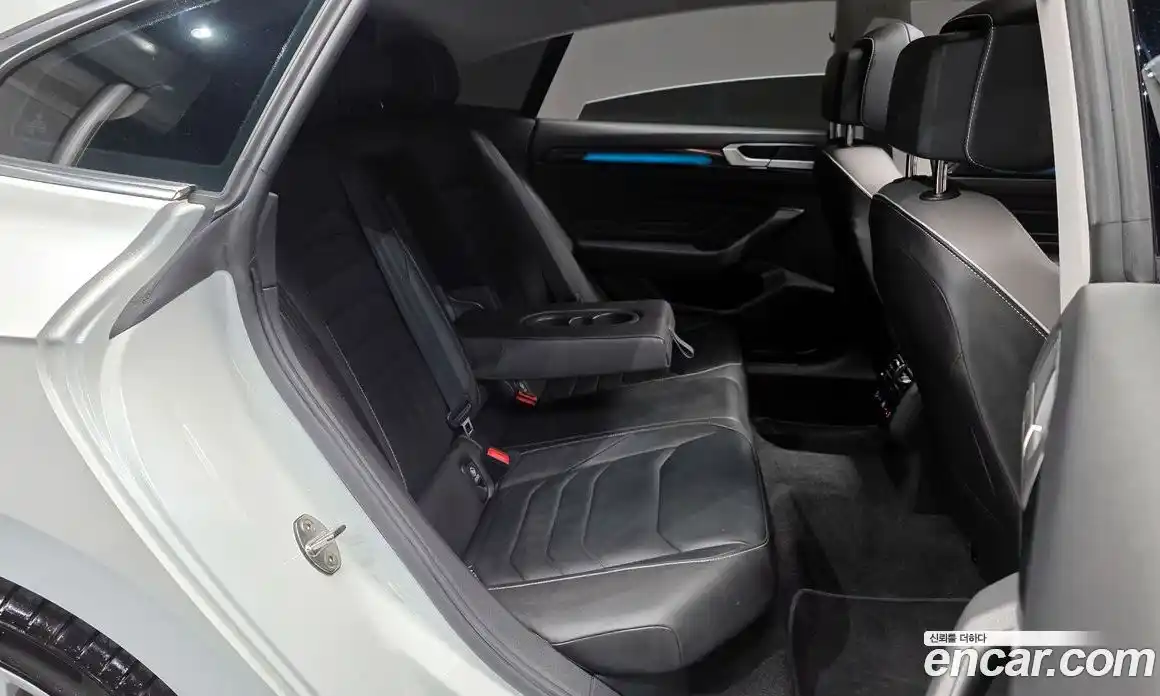 Volkswagen Arteon 2022 2.0 Автомат в Москве № 198940, фото 12