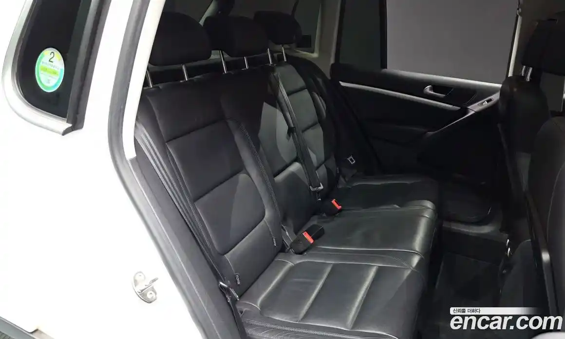 Volkswagen Tiguan 2014 2.0 Автомат в Москве № 199182, фото 1