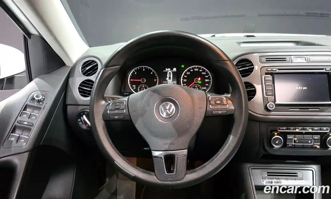 Volkswagen Tiguan 2014 2.0 Автомат в Москве № 199182, фото 19