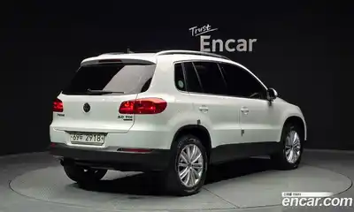 Volkswagen Tiguan 2014 2.0 Автомат в Москве № 199182, миниатюра 4