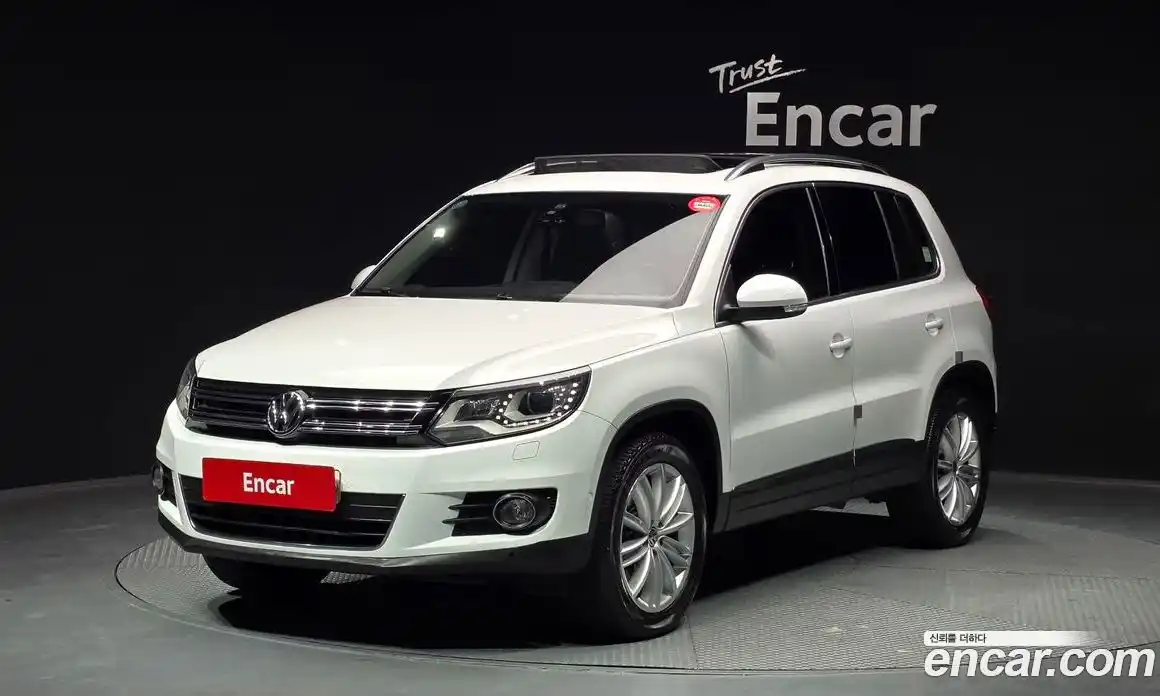 Volkswagen Tiguan 2014 2.0 Автомат в Москве № 199182, фото 5