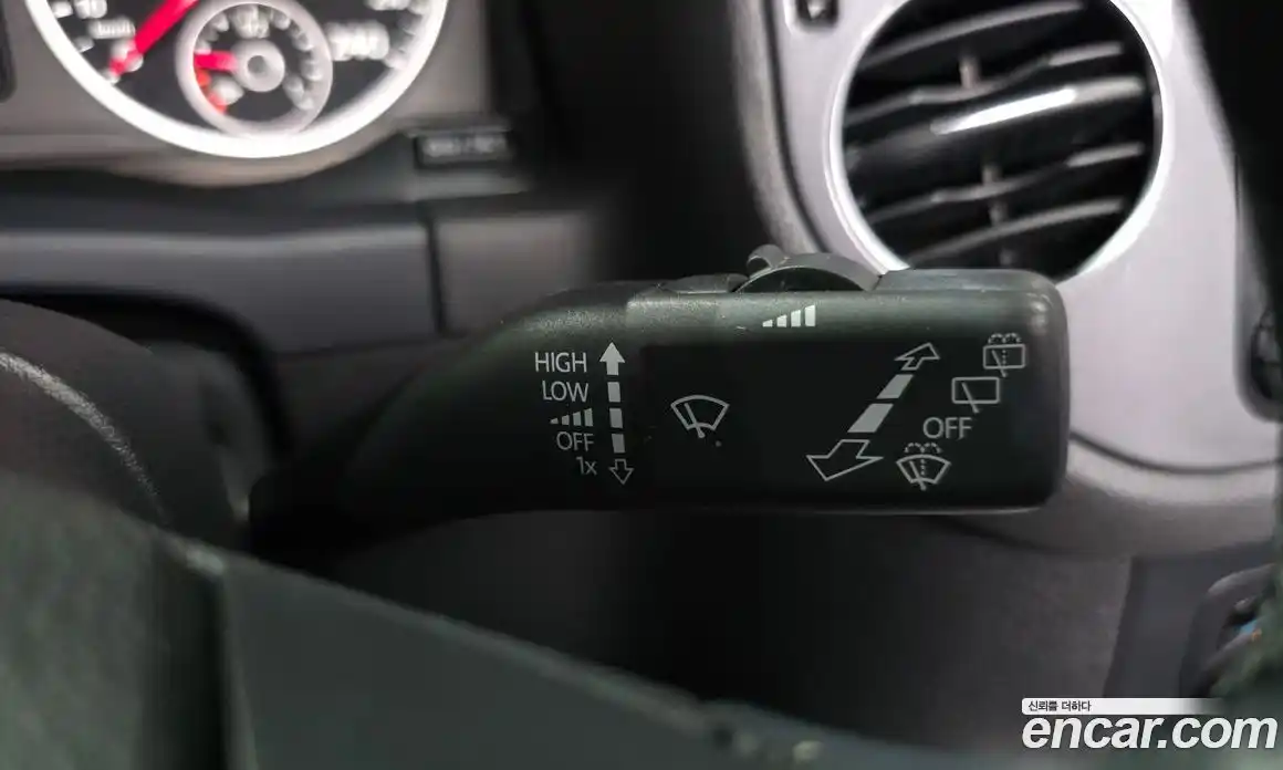 Volkswagen Tiguan 2014 2.0 Автомат в Москве № 199182, фото 6