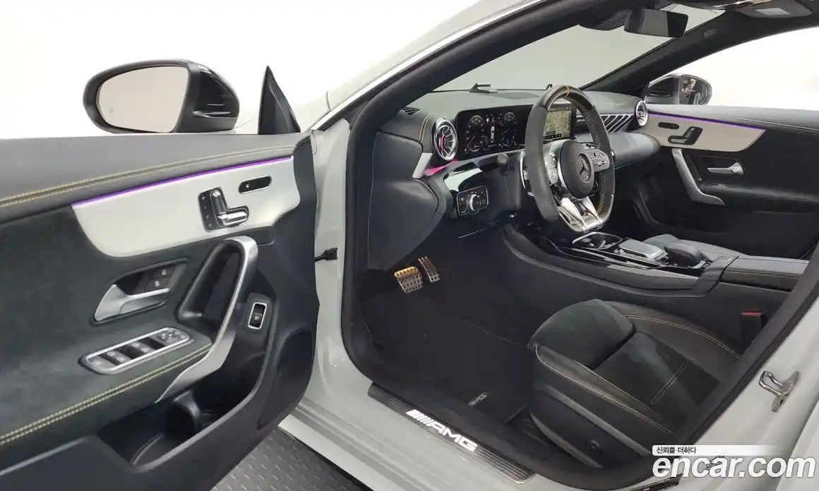 Mercedes-Benz CLA-Class 2023 2.0 Автомат в Москве № 204167, фото 3