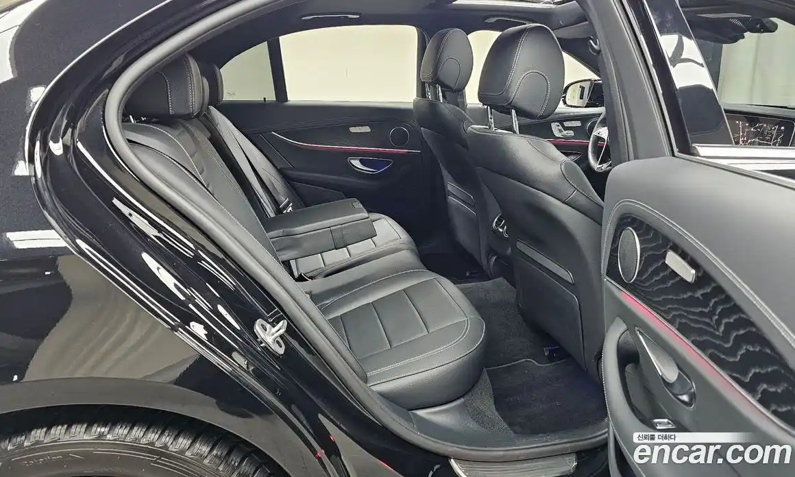 Mercedes-Benz E-Class 2023 2.0 Автомат в Москве № 206179, фото 4