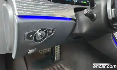 Mercedes-Benz E-Class 2022 2.0 Автомат в Москве № 206507, миниатюра 4