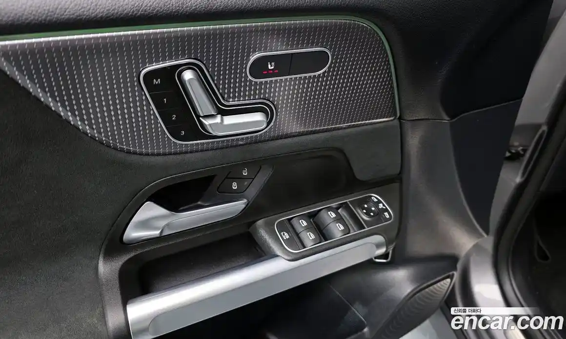 Mercedes-Benz GLB-Class 2022 2.0 Автомат в Москве № 207016, фото 14