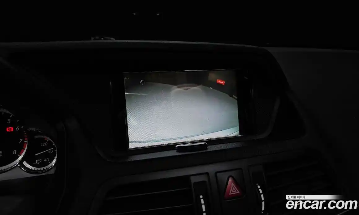 Mercedes-Benz E-Class 2011 3.5 Автомат в Москве № 211732, фото 17