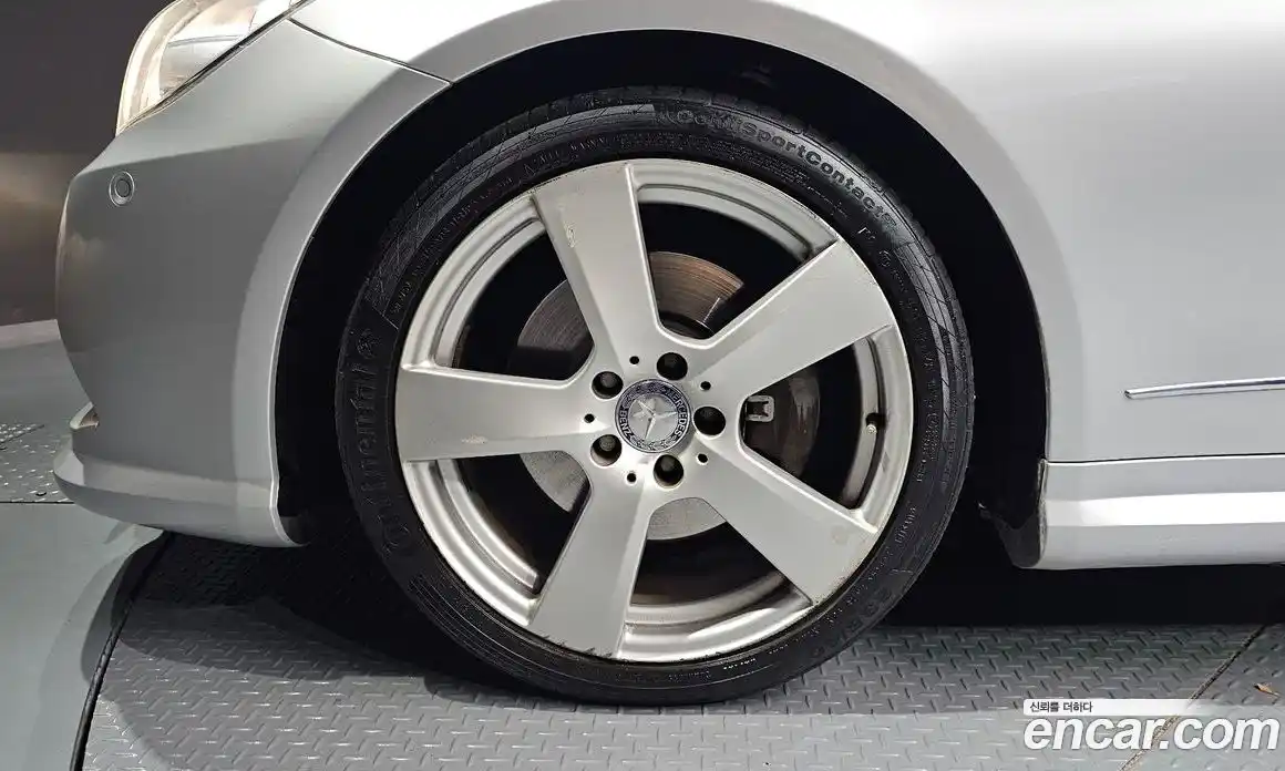 Mercedes-Benz E-Class 2011 3.5 Автомат в Москве № 211732, фото 20