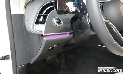 Mercedes-Benz E-Class 2025 2.0 Автомат в Москве № 211895, миниатюра 2