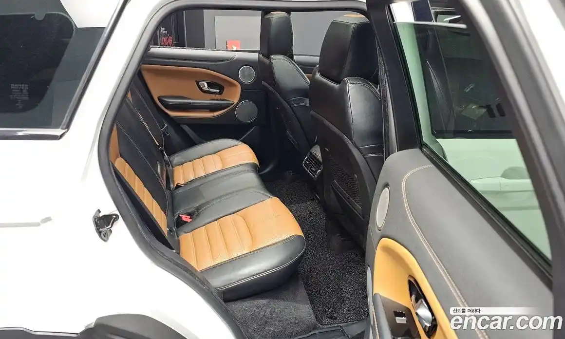 Land Rover Range-Rover Evoque 2018 2.0 Автомат в Москве № 213595, фото 19