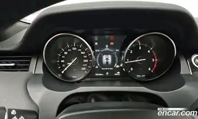 Land Rover Range-Rover Evoque 2018 2.0 Автомат в Москве № 213595, миниатюра 4