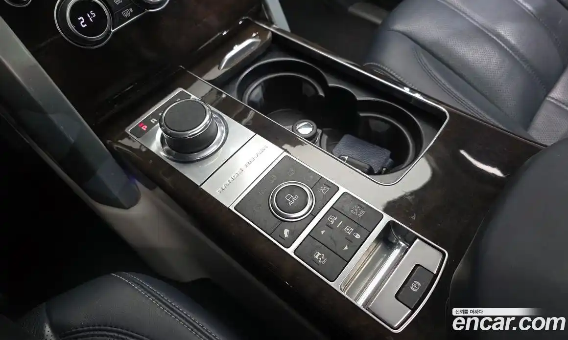 Land Rover Range-Rover 2014 4.4 Автомат в Москве № 213708, фото 17