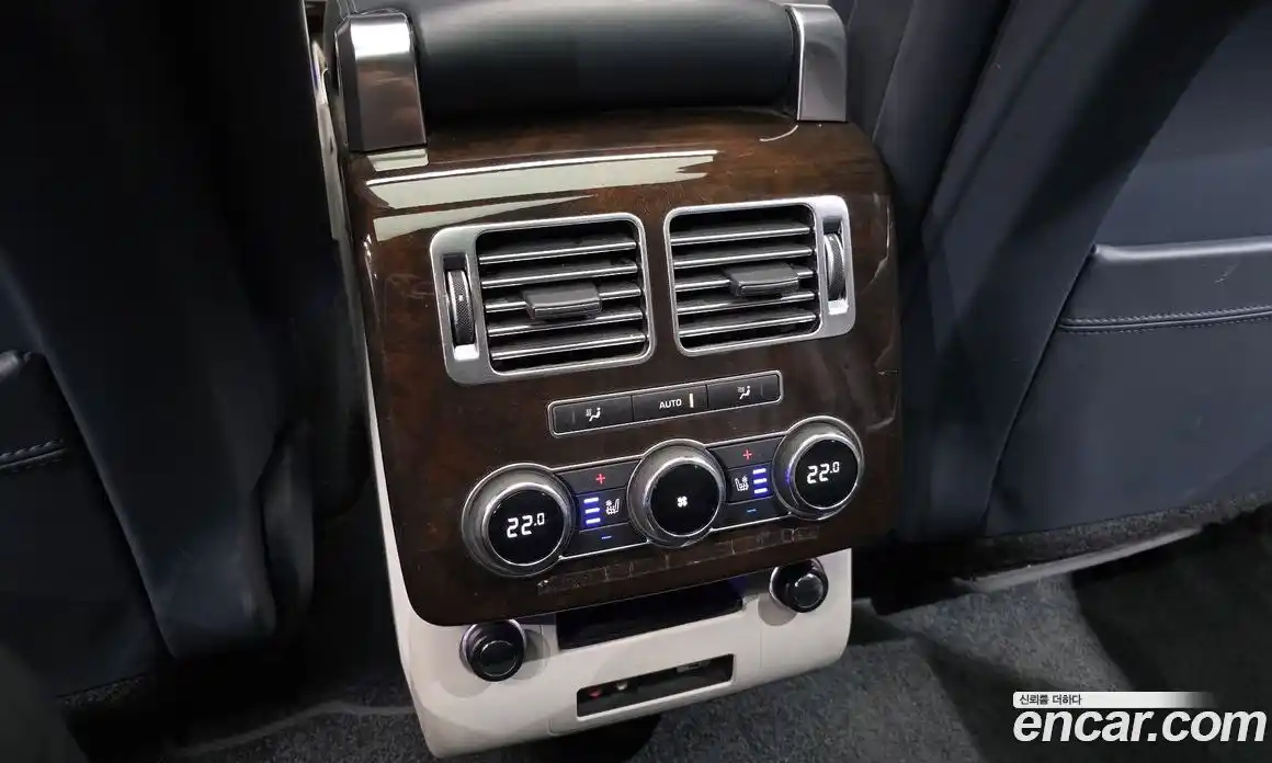 Land Rover Range-Rover 2014 4.4 Автомат в Москве № 213708, фото 19