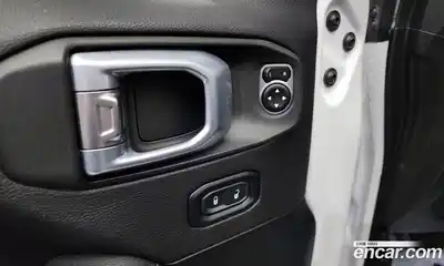 Jeep Wrangler 2020 2.0 Автомат в Москве № 232371, миниатюра 5