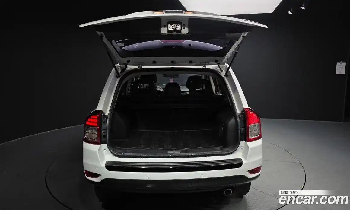 Jeep Compass 2013 2.4 Автомат в Москве № 232559, фото 15